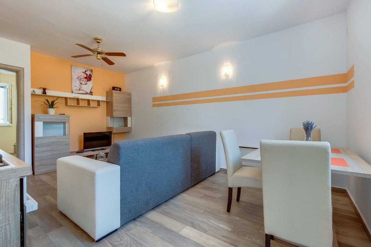 Apartmani Danica Нерезине Екстериор снимка