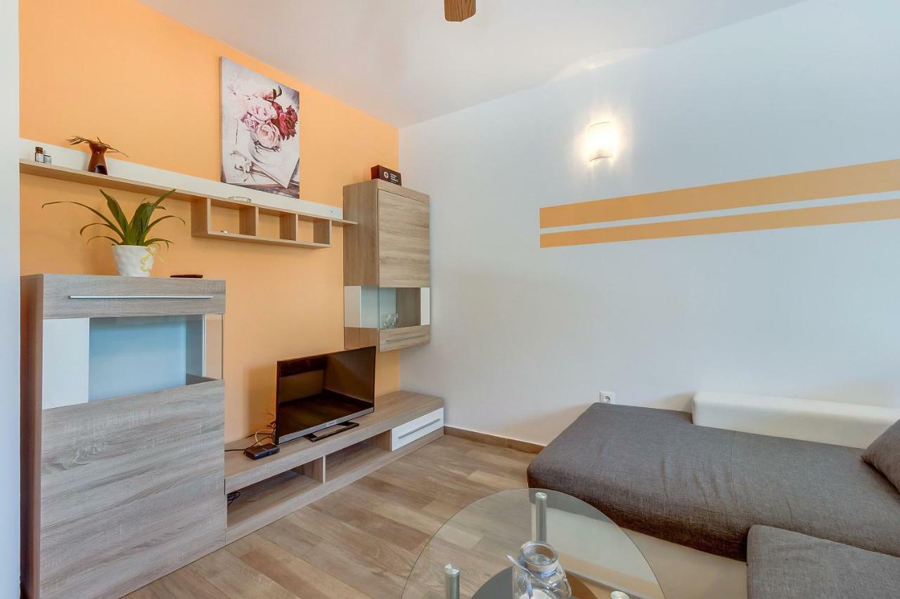 Apartmani Danica Нерезине Екстериор снимка
