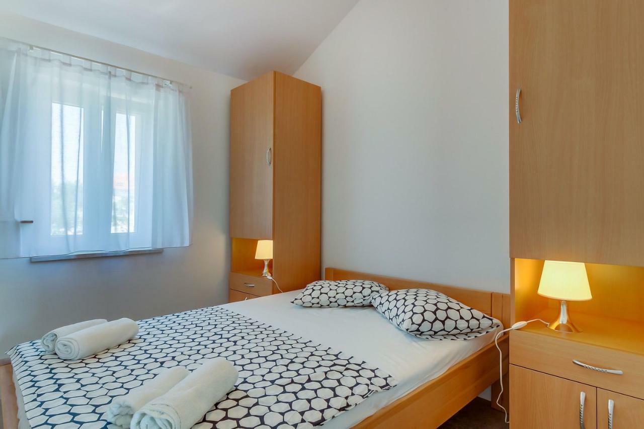 Apartmani Danica Нерезине Екстериор снимка